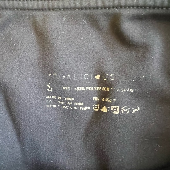 Black High-Rise Full-Length Leggings with Stretchy Fabric - Picture 2 of 5